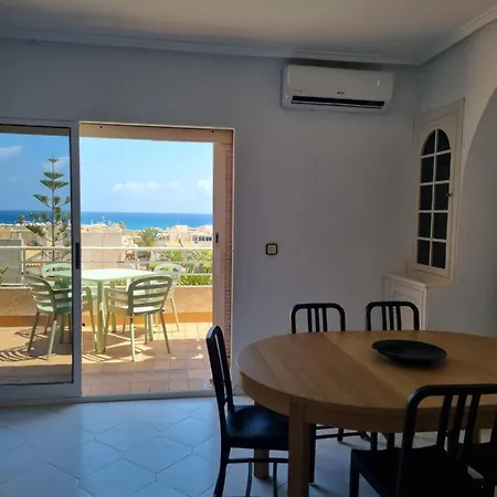 Flamenco Penthouse Sea View & Swimming Pool