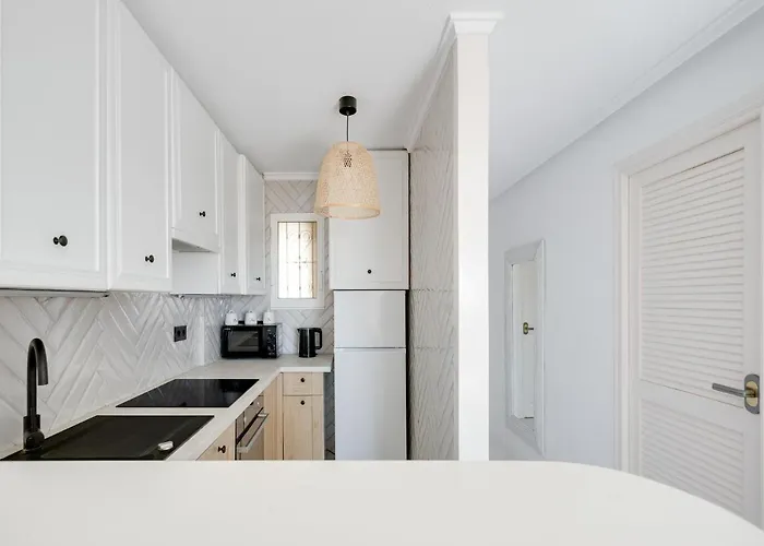 Flamenco Penthouse Sea View & Swimming Pool *