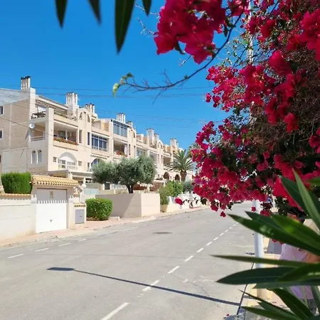 Flamenco Penthouse Sea View & Swimming Pool Апартаменты Торевьиа