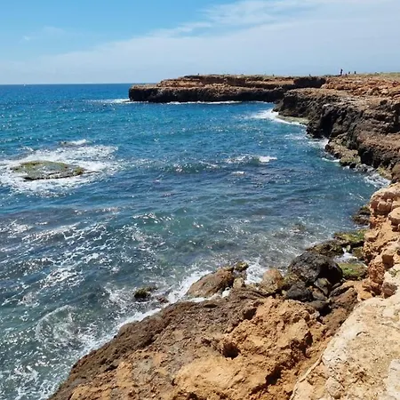 Flamenco Penthouse Sea View & Swimming Pool شقة *