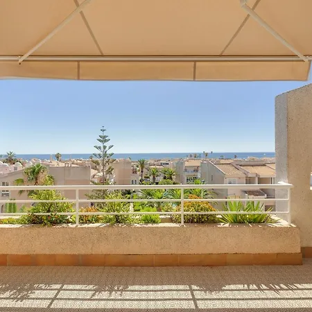 Flamenco Penthouse Sea View & Swimming Pool Торевьиа
